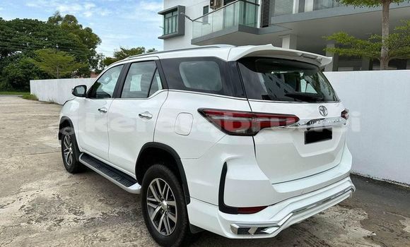 Buy Used Toyota Fortuner White Car in Bandar Seri Begawan in Brunei-Muara Buy Used Toyota Fortuner White Car in Bandar Seri Begawan in Brunei-Muara