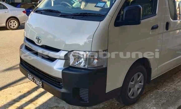 Buy Used Toyota Hiace White Car in Bangar in Temburong Buy Used Toyota Hiace White Car in Bangar in Temburong