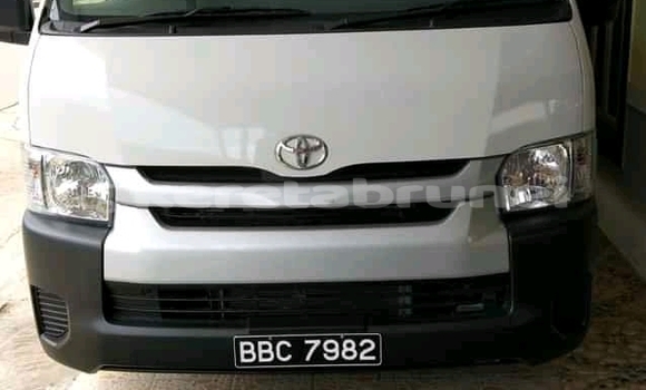 Buy Used Toyota Hiace White Car in Bangar in Temburong Buy Used Toyota Hiace White Car in Bangar in Temburong