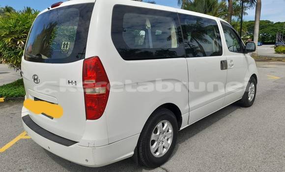Buy Used Hyundai H1 White Car in Bandar Seri Begawan in Brunei-Muara Buy Used Hyundai H1 White Car in Bandar Seri Begawan in Brunei-Muara