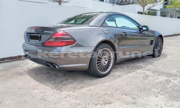 Buy Used Mercedes-Benz SL-klasse Other Car in Bandar Seri Begawan in Brunei-Muara Buy Used Mercedes-Benz SL-klasse Other Car in Bandar Seri Begawan in Brunei-Muara