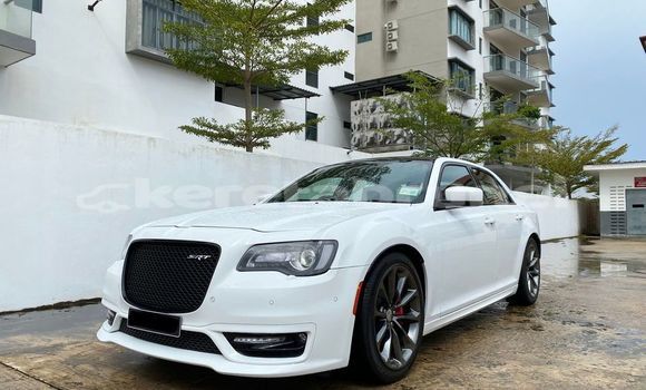 Buy Used Chrysler 300 White Car in Kuala Belait in Belait Buy Used Chrysler 300 White Car in Kuala Belait in Belait