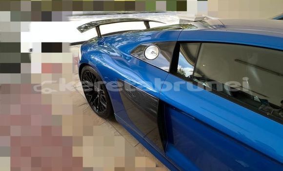Buy Used Audi R8 Blue Car in Kuala Belait in Belait Buy Used Audi R8 Blue Car in Kuala Belait in Belait