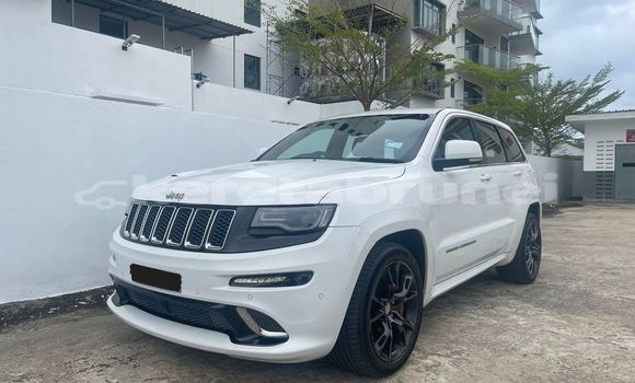 Buy Used Jeep Grand Cherokee White Car in Kuala Belait in Belait