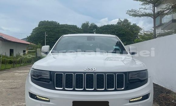 Buy Used Jeep Grand Cherokee White Car in Kuala Belait in Belait Buy Used Jeep Grand Cherokee White Car in Kuala Belait in Belait