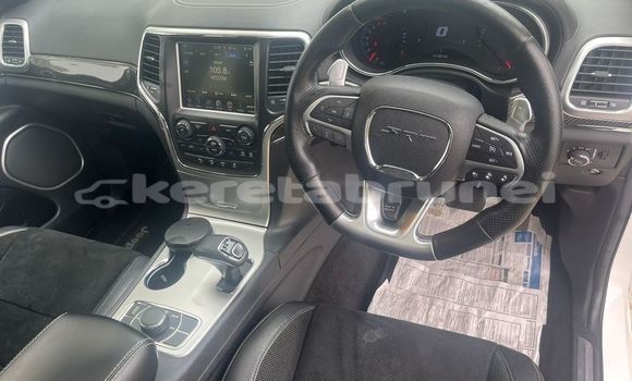 Buy Used Jeep Grand Cherokee White Car in Kuala Belait in Belait Buy Used Jeep Grand Cherokee White Car in Kuala Belait in Belait