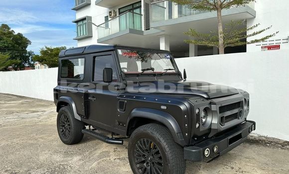 Buy Used Land Rover Defender Black Car in Kuala Belait in Belait Buy Used Land Rover Defender Black Car in Kuala Belait in Belait
