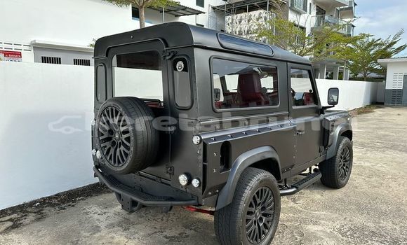 Buy Used Land Rover Defender Black Car in Kuala Belait in Belait Buy Used Land Rover Defender Black Car in Kuala Belait in Belait