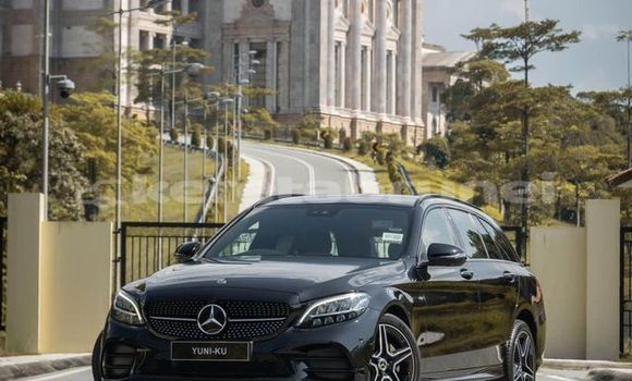 Buy Used Mercedes-Benz C180 coupe Black Car in Bandar Seri Begawan in Brunei-Muara Buy Used Mercedes-Benz C180 coupe Black Car in Bandar Seri Begawan in Brunei-Muara