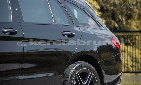 Buy Used Mercedes-Benz C180 coupe Black Car in Bandar Seri Begawan in Brunei-Muara Buy Used Mercedes-Benz C180 coupe Black Car in Bandar Seri Begawan in Brunei-Muara