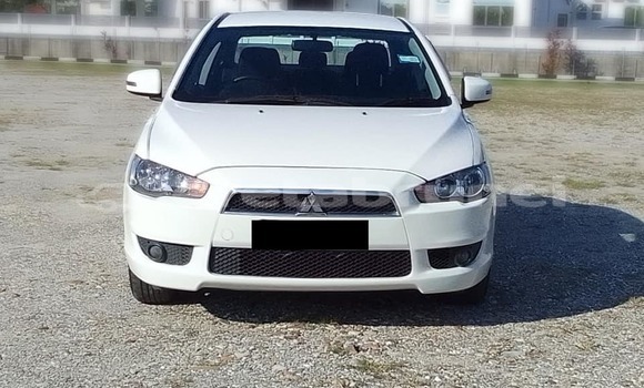 Buy Used Mitsubishi Lancer White Car in Kuala Belait in Belait Buy Used Mitsubishi Lancer White Car in Kuala Belait in Belait