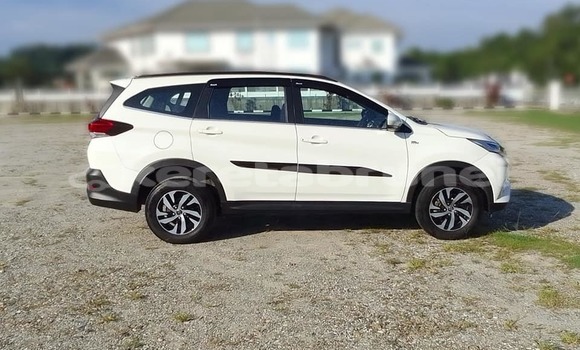 Buy Used Toyota Rush White Car in Kuala Belait in Belait