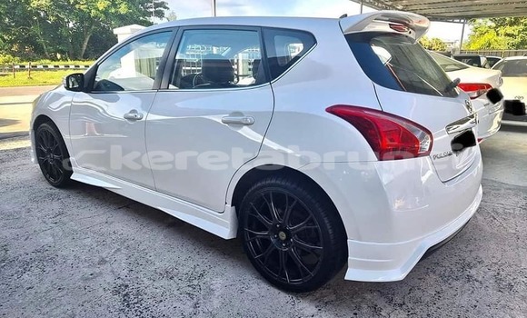 Buy Used Nissan Pulsar White Car in Kuala Belait in Belait Buy Used Nissan Pulsar White Car in Kuala Belait in Belait