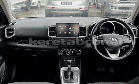Buy Used Hyundai Verna White Car in Bandar Seri Begawan in Brunei-Muara Buy Used Hyundai Verna White Car in Bandar Seri Begawan in Brunei-Muara
