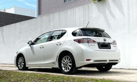 Buy Used Lexus CT White Car in Bandar Seri Begawan in Brunei-Muara Buy Used Lexus CT White Car in Bandar Seri Begawan in Brunei-Muara