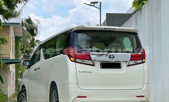 Buy Used Toyota Alphard White Car in Bandar Seri Begawan in Brunei-Muara Buy Used Toyota Alphard White Car in Bandar Seri Begawan in Brunei-Muara
