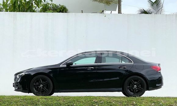 Buy Used Mercedes-Benz A200 Black Car in Bandar Seri Begawan in Brunei-Muara Buy Used Mercedes-Benz A200 Black Car in Bandar Seri Begawan in Brunei-Muara