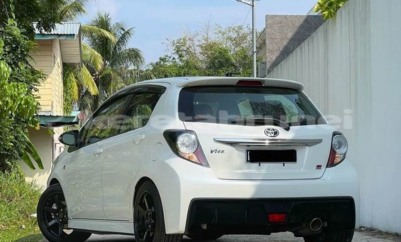 Buy Used Toyota Vitz White Car in Bandar Seri Begawan in Brunei-Muara Buy Used Toyota Vitz White Car in Bandar Seri Begawan in Brunei-Muara