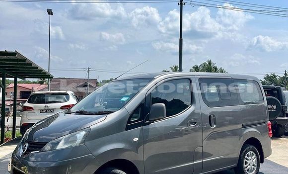 Buy Used Nissan Avenir Other Car in Bandar Seri Begawan in Brunei-Muara Buy Used Nissan Avenir Other Car in Bandar Seri Begawan in Brunei-Muara