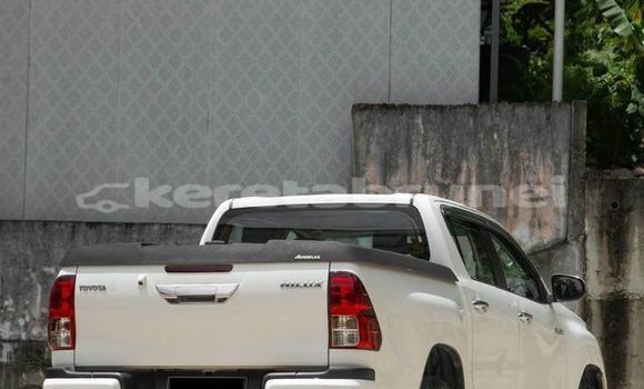 Buy Used Toyota Hilux White Car in Bandar Seri Begawan in Brunei-Muara Buy Used Toyota Hilux White Car in Bandar Seri Begawan in Brunei-Muara