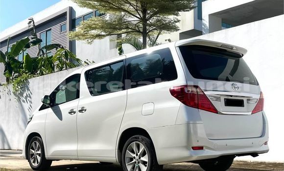 Buy Used Toyota Alphard White Car in Bandar Seri Begawan in Brunei-Muara Buy Used Toyota Alphard White Car in Bandar Seri Begawan in Brunei-Muara