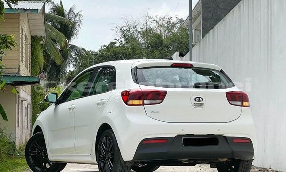 Buy Used Kia Rio White Car in Bandar Seri Begawan in Brunei-Muara Buy Used Kia Rio White Car in Bandar Seri Begawan in Brunei-Muara