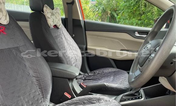 Buy Used Hyundai Verna Red Car in Bandar Seri Begawan in Brunei-Muara Buy Used Hyundai Verna Red Car in Bandar Seri Begawan in Brunei-Muara
