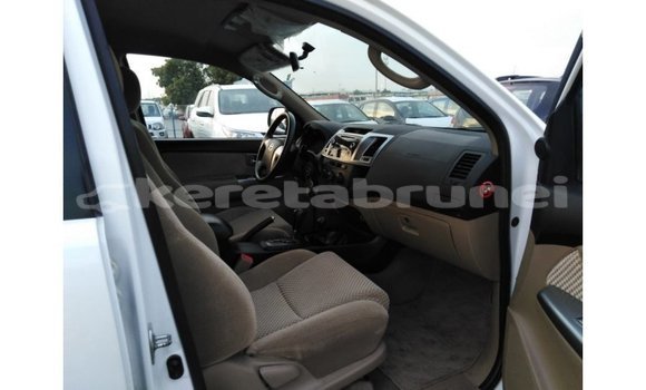 Buy Import Toyota Fortuner White Car in Import - Dubai in Belait Buy Import Toyota Fortuner White Car in Import - Dubai in Belait