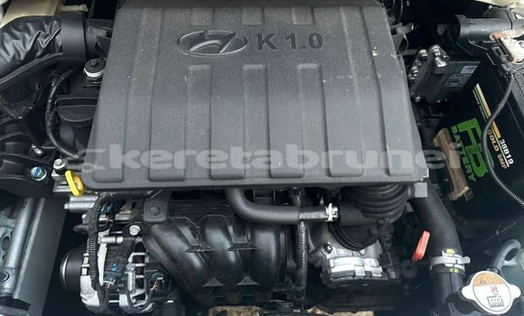 Buy Used Hyundai Grandeur White Car in Bandar Seri Begawan in Brunei-Muara Buy Used Hyundai Grandeur White Car in Bandar Seri Begawan in Brunei-Muara