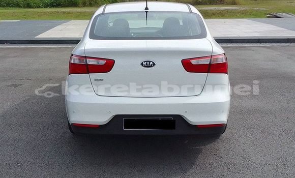 Buy Used Kia Rio White Car in Bandar Seri Begawan in Brunei-Muara Buy Used Kia Rio White Car in Bandar Seri Begawan in Brunei-Muara