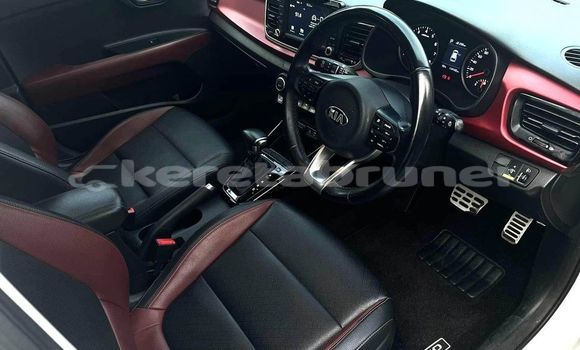 Buy Used Kia Rio White Car in Bandar Seri Begawan in Brunei-Muara Buy Used Kia Rio White Car in Bandar Seri Begawan in Brunei-Muara