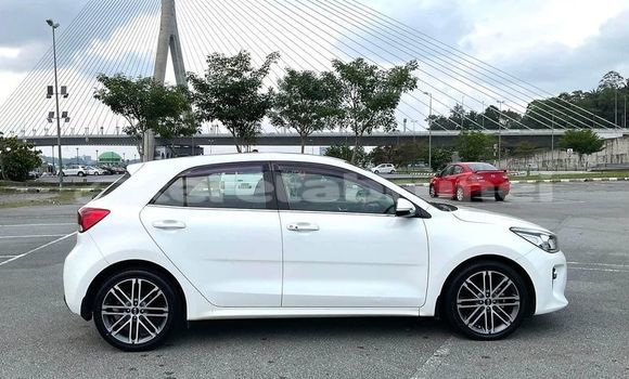 Buy Used Kia Rio White Car in Bandar Seri Begawan in Brunei-Muara Buy Used Kia Rio White Car in Bandar Seri Begawan in Brunei-Muara