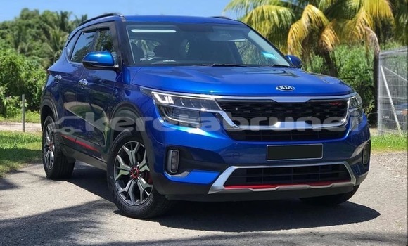 Buy Used Kia Sedona Blue Car in Bandar Seri Begawan in Brunei-Muara Buy Used Kia Sedona Blue Car in Bandar Seri Begawan in Brunei-Muara