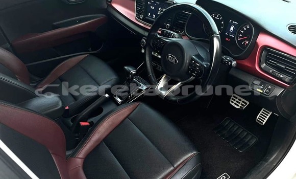 Buy Used Kia Rio White Car in Bandar Seri Begawan in Brunei-Muara Buy Used Kia Rio White Car in Bandar Seri Begawan in Brunei-Muara