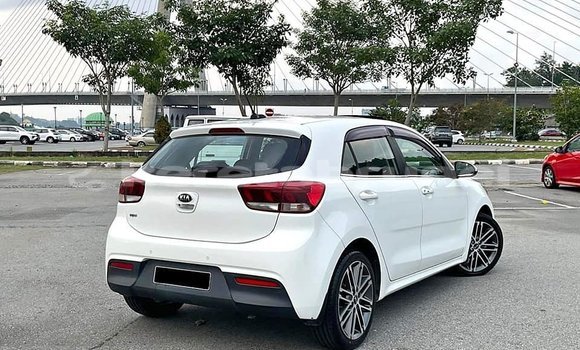 Buy Used Kia Rio White Car in Bandar Seri Begawan in Brunei-Muara Buy Used Kia Rio White Car in Bandar Seri Begawan in Brunei-Muara