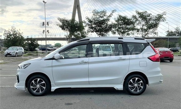 Buy Used Suzuki Ertiga White Car in Bandar Seri Begawan in Brunei-Muara Buy Used Suzuki Ertiga White Car in Bandar Seri Begawan in Brunei-Muara