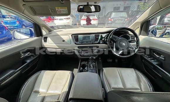 Buy Used Kia Carnival White Car in Bandar Seri Begawan in Brunei-Muara Buy Used Kia Carnival White Car in Bandar Seri Begawan in Brunei-Muara