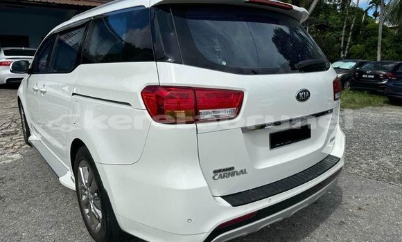 Buy Used Kia Carnival White Car in Bandar Seri Begawan in Brunei-Muara Buy Used Kia Carnival White Car in Bandar Seri Begawan in Brunei-Muara