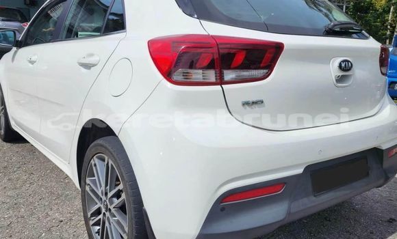 Buy Used Kia Cerato White Car in Bandar Seri Begawan in Brunei-Muara Buy Used Kia Cerato White Car in Bandar Seri Begawan in Brunei-Muara