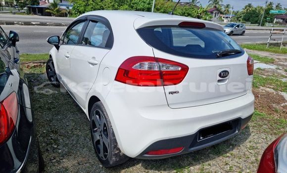 Buy Used Kia Rio White Car in Bandar Seri Begawan in Brunei-Muara Buy Used Kia Rio White Car in Bandar Seri Begawan in Brunei-Muara
