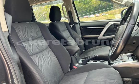 Buy Used Mitsubishi Pajero Black Car in Bandar Seri Begawan in Brunei-Muara Buy Used Mitsubishi Pajero Black Car in Bandar Seri Begawan in Brunei-Muara
