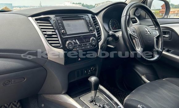 Buy Used Mitsubishi Pajero Black Car in Bandar Seri Begawan in Brunei-Muara Buy Used Mitsubishi Pajero Black Car in Bandar Seri Begawan in Brunei-Muara
