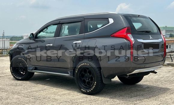 Buy Used Mitsubishi Pajero Black Car in Bandar Seri Begawan in Brunei-Muara Buy Used Mitsubishi Pajero Black Car in Bandar Seri Begawan in Brunei-Muara