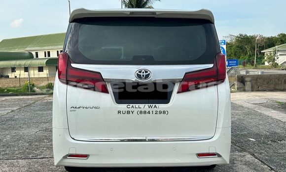Buy Used Toyota Alphard White Car in Bandar Seri Begawan in Brunei-Muara Buy Used Toyota Alphard White Car in Bandar Seri Begawan in Brunei-Muara