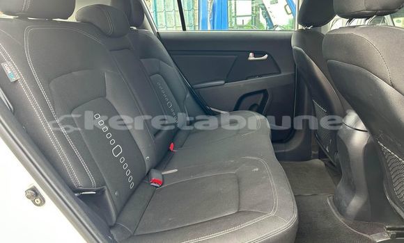 Buy Used Kia Sportage White Car in Bandar Seri Begawan in Brunei-Muara Buy Used Kia Sportage White Car in Bandar Seri Begawan in Brunei-Muara