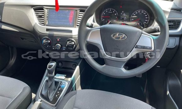 Buy Used Hyundai Verna Red Car in Bandar Seri Begawan in Brunei-Muara Buy Used Hyundai Verna Red Car in Bandar Seri Begawan in Brunei-Muara