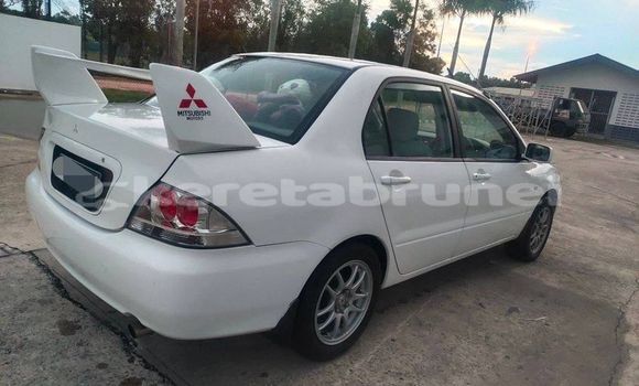 Buy Used Mitsubishi Lancer White Car in Bandar Seri Begawan in Brunei-Muara Buy Used Mitsubishi Lancer White Car in Bandar Seri Begawan in Brunei-Muara