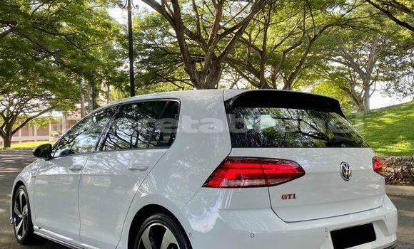Buy Used Volkswagen Golf White Car in Bandar Seri Begawan in Brunei-Muara Buy Used Volkswagen Golf White Car in Bandar Seri Begawan in Brunei-Muara