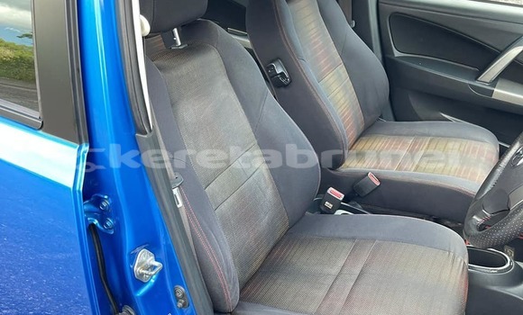 Buy Used Toyota Yaris Blue Car in Bandar Seri Begawan in Brunei-Muara Buy Used Toyota Yaris Blue Car in Bandar Seri Begawan in Brunei-Muara