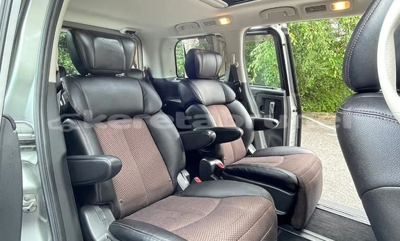 Buy Used Toyota Hiace White Car in Bandar Seri Begawan in Brunei-Muara Buy Used Toyota Hiace White Car in Bandar Seri Begawan in Brunei-Muara